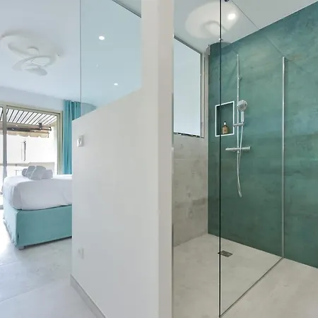 4p With Terrace Sea View And Pool