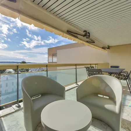 4p With Terrace Sea View And Pool Apartment